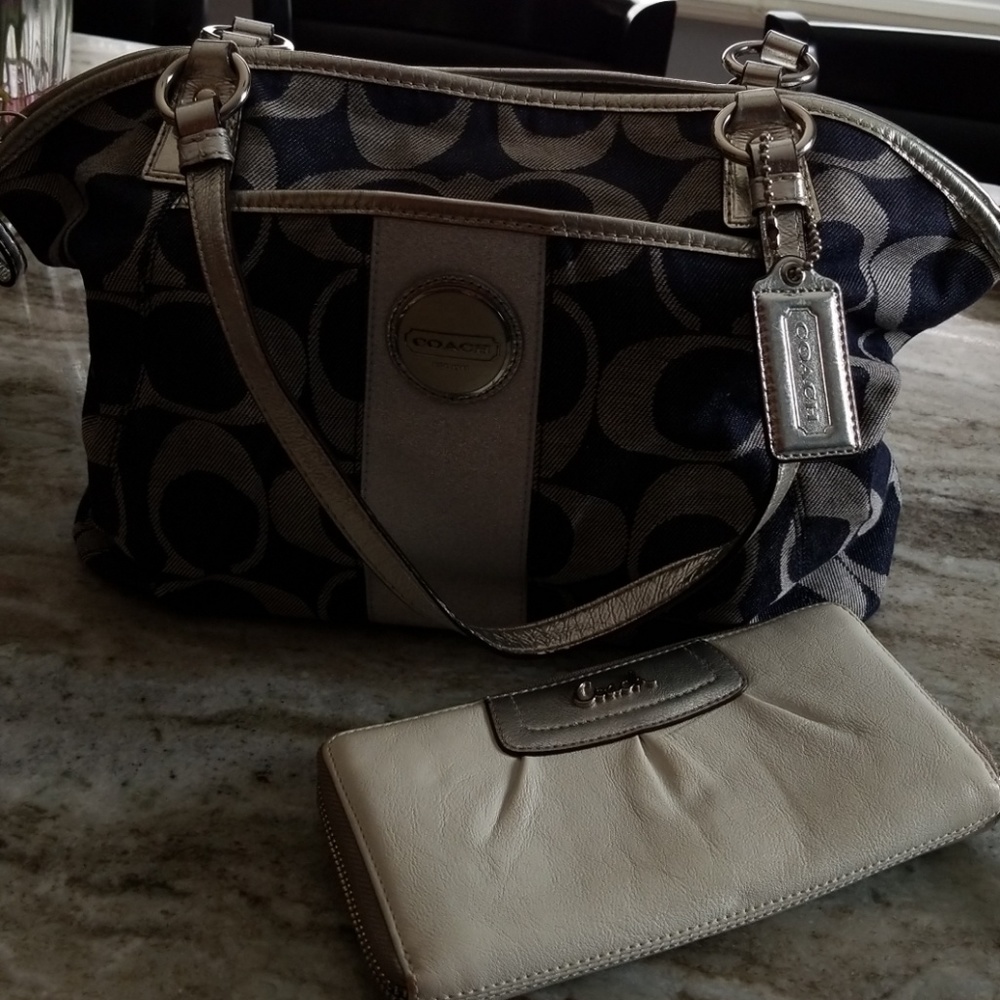 Coach purse , wallet separate